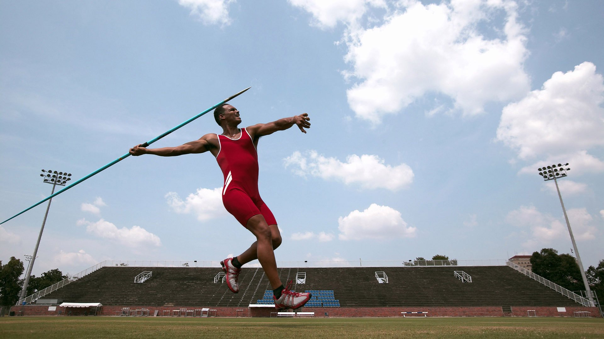 门将内赫尔关键扑救，确保美国女足胜利，内马尔门将